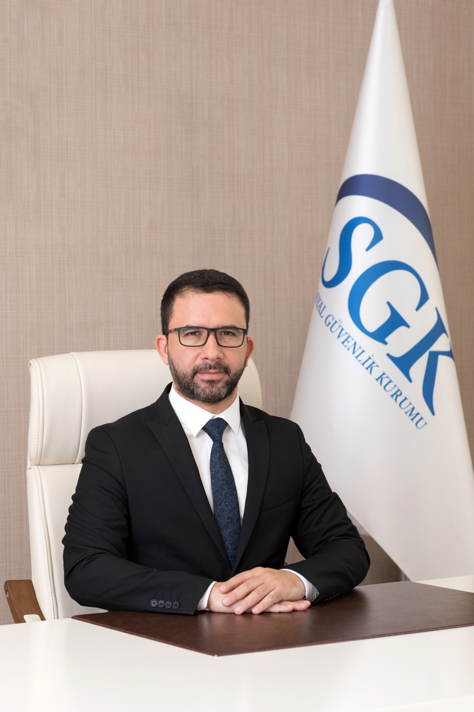 Doç. Dr. Eren  USUL